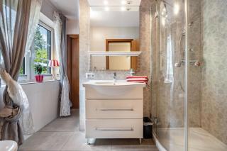 Exklusive Traumvilla mit Sauna - 1