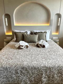 Calliopes by the sea boutique suites - 4