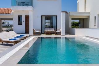 Pool Villa with 3BR Near Beach in Softades - 0