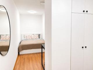 Stylish apartment, walk to city - 6