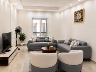 Luxury 2BR Apartment Latin District - 7