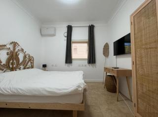 Charming Heritage 1 and a half bedroom - 7