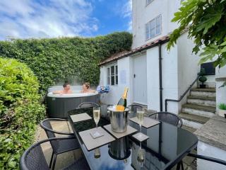 Sunshine Cottage - 9