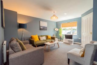 Stylish 3 bedroom house with parking & garden - 0