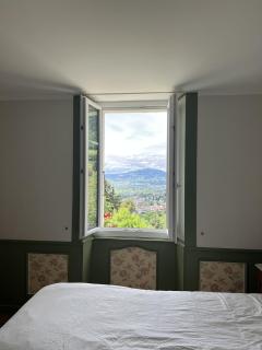 Charming Garden Apartment with Lake Views in Glion - 6