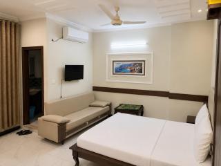 Cozy Family Guest House - 1