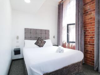 Apartment 304 - 5