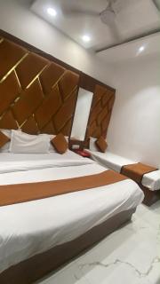 Hotel Royal Sandhu - 4