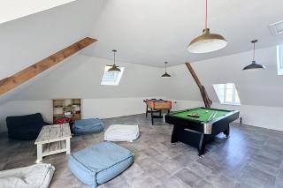 Maisons de Familles Beautiful city home with a pool table foosball table - 1