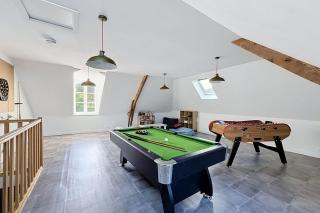 Maisons de Familles Beautiful city home with a pool table foosball table - 7