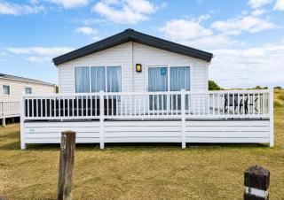 Beautiful 8 Berth Lodge For Hire At Kessingland Beach In Suffolk Ref 90012Td - 9