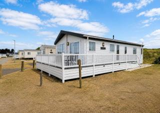 Beautiful 8 Berth Lodge For Hire At Kessingland Beach In Suffolk Ref 90012Td - 8