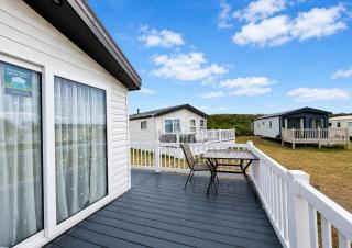Beautiful 8 Berth Lodge For Hire At Kessingland Beach In Suffolk Ref 90012Td - 5