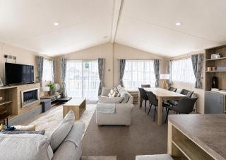 Beautiful 8 Berth Lodge For Hire At Kessingland Beach In Suffolk Ref 90012Td - 4