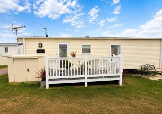 Cosy 6 Berth Caravan With Side Decking At Kessingland Beach, Suffolk Ref 90031Sv - 7