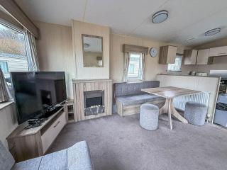 Wonderful Dog-Friendly Caravan At Kessingland Beach In Suffolk Ref 90033Bc - 8
