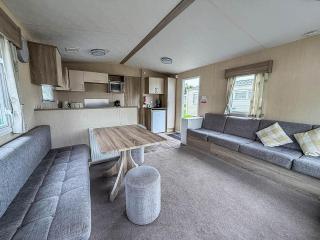 Wonderful Dog-Friendly Caravan At Kessingland Beach In Suffolk Ref 90033Bc - 4