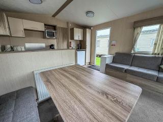 Wonderful Dog-Friendly Caravan At Kessingland Beach In Suffolk Ref 90033Bc - 3