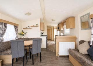 Homely Caravan At Kessingland Beach Holiday Park, Suffolk Ref 90040Bc - 4