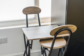 Modern Studio Apartment A with Self Check-In & Fast WiFi in Ilkeston - 4