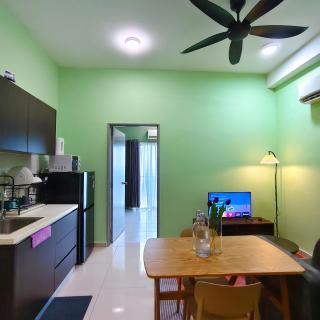 Mesahill Suite New Furnish Top Floor with Scenic View by D'KAY - 9