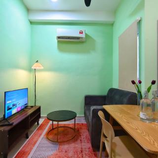 Mesahill Suite New Furnish Top Floor with Scenic View by D'KAY - 0