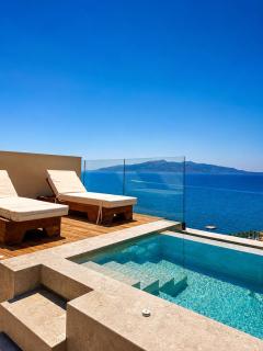 Skyline Penthouses & Suites at Santa Bay - 9