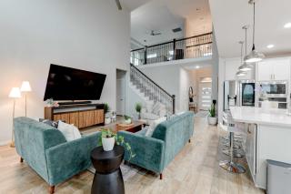 Easy Airport & I-35 Access: Modern Austin Home - 6