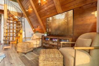 Cozy lakefront Aframe w hot tub & dock - 1