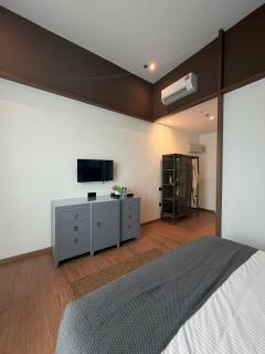 QQ Empire Damansara hotel room - 1