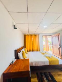 Golden rich view - 4