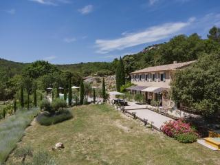Exceptional country house with pool near Gordes - 9