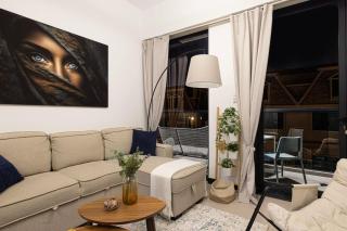 Chic 1BR in JVC Pool, Gym & Rooftop Views - Dubai - 1