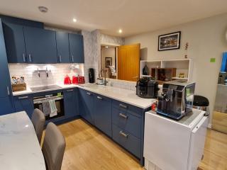 Stylish and Modern 1 Bedroom Apartment in Farringdon - 9
