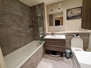 Stylish and Modern 1 Bedroom Apartment in Farringdon - 7