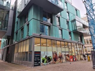 Stylish and Modern 1 Bedroom Apartment in Farringdon - 6