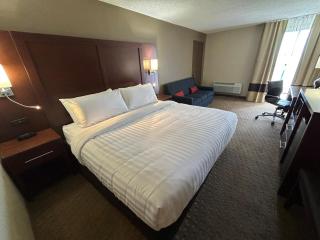 Best Western Rochelle Inn & Suites near DeKalb - 3