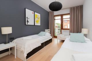 Neptun Park Spacious 3-Bedroom Apartment by Noclegi Renters - 7