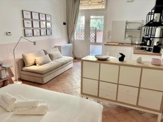 MiniBO Apartment, studio with private courtyard - 8