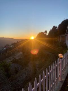 Luxury 1BR Villa with Kitchen & Living Room - Himalayan Views, Pet Friendly - 4