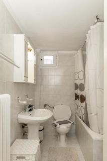 Theros Family apartment - 1