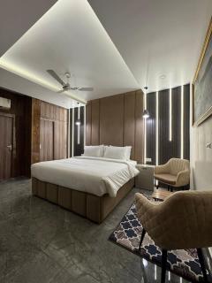 Luxenest Holiday Homes Luxury 3BHK Apartment with Pool & Gym - 0