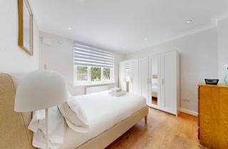 Stylish 2-Bed Garden Apartment, Zone 3, Near Tooting Broadway - 5