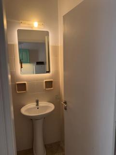 AK VILLAGE ROOMS - 8