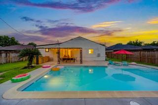 Newly updated Cozy Home with Pool, Patio, BBQ! 5BR - 0
