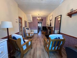 Town house with patio - 8
