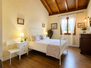 Casa Orgi, escapada con encanto frente al bosque de Orgi - 0