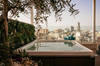 Luxury Penthouse with Jacuzzi and Stunning Views By Buena Vista - 0