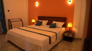 Elegant Lake Views - Anuradhapura - 4