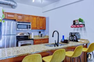 The Stallion #301 - Walk to attractions, Modern Luxe Loft in Downtown Memphis with free covered gated parking - 6